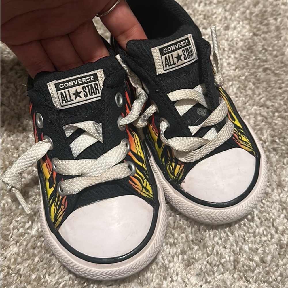 Converse shoes size 6C